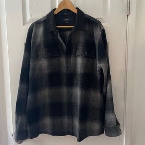 Roark Mens snap-button wool-blend flannel shirt, charcoal heather color. XL